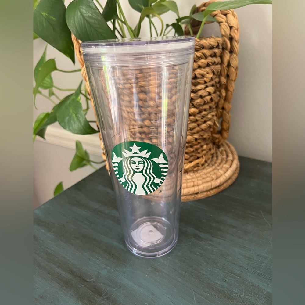 Starbucks Venti Cold Cup 24oz no straw.